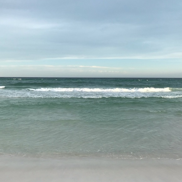 Meet your Posher, Juliana - Picture 1 of 1